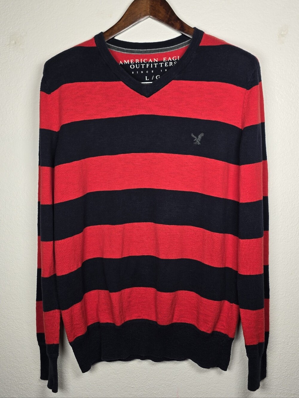 American Eagle Men's Large Red Black Striped V-Neck 100% Cotton Sweater Logo
